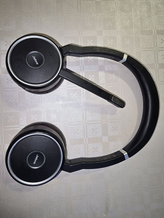 Vând căști BEATS wireless solo3