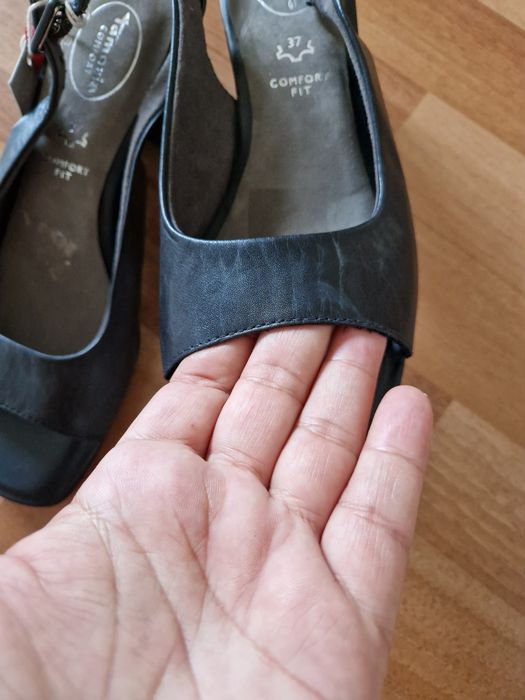 Sandale negre tamaris