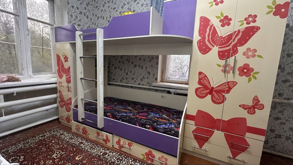 Продам двухъярусную кровать