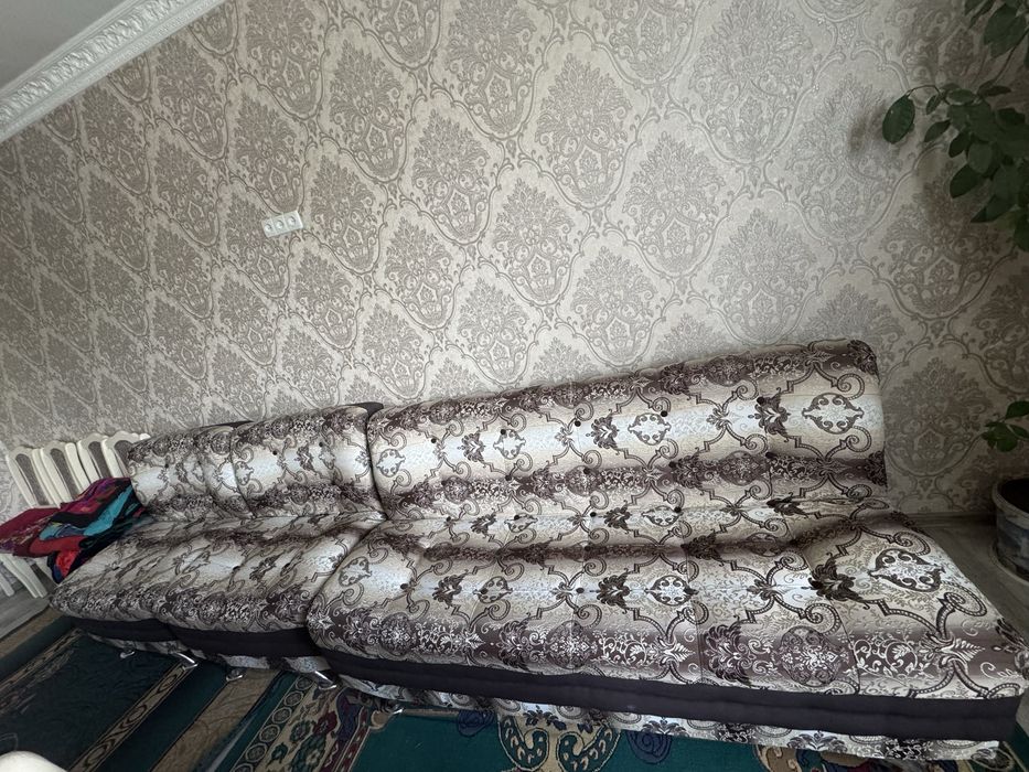 Диван в хорошем состоянии