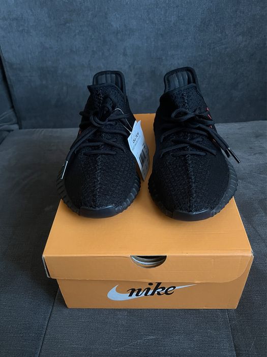 Yeezy 350 V2 Bred (Adidas, Nike, Air Force)