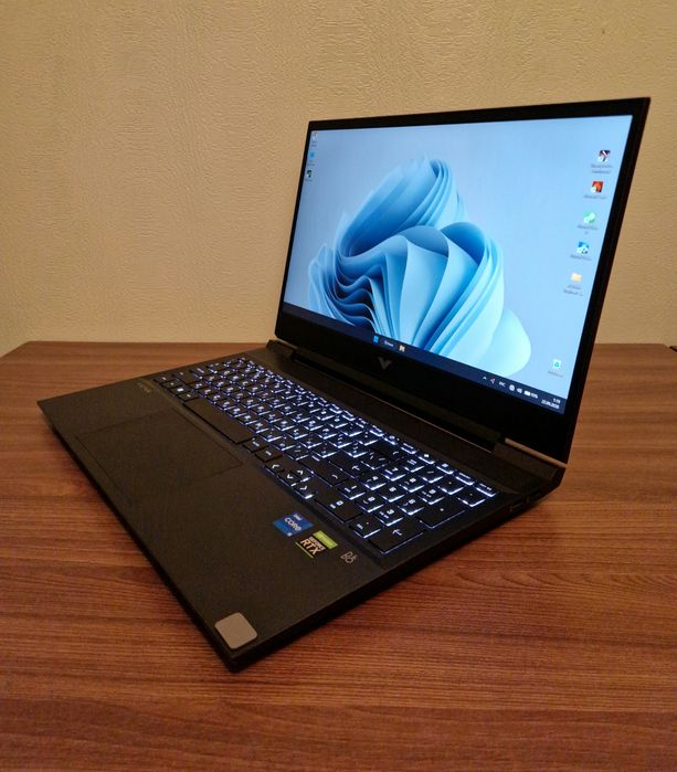 Продам игровой ноутбук HP Victus DDR5