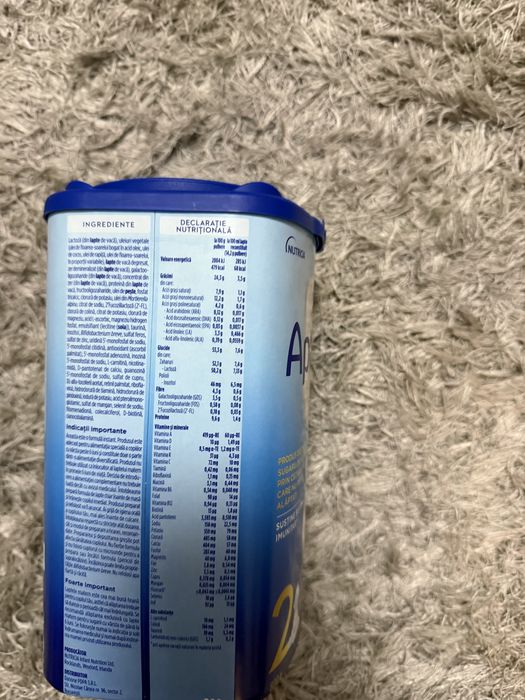 Aptamil CesarBiotik  2 lapte de la 6-12 luni-mai am o cutii ,nou nedesfacut