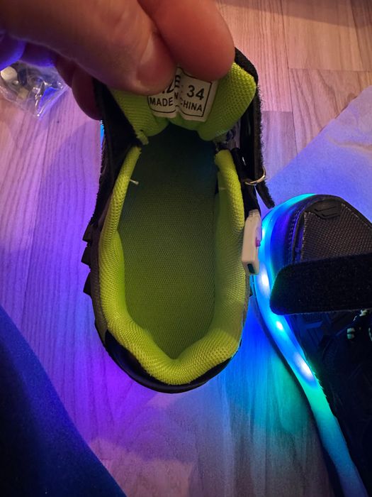 Role copii pantofi - Pantofi cu roti si leduri USB mar 34