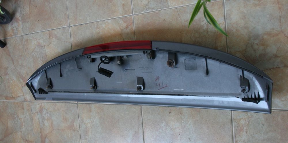 Спойлер за  Toyota Avensis II