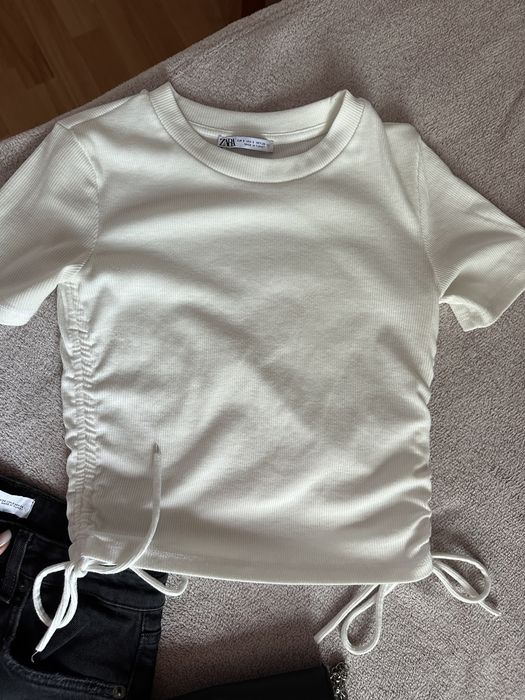 Pantaloni si tricou