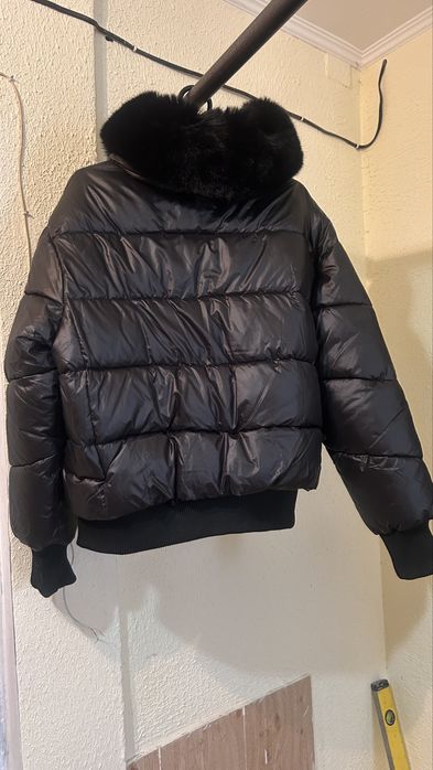 Продам женскую куртку