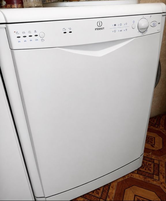Посудомойка Indesit IDL 60.