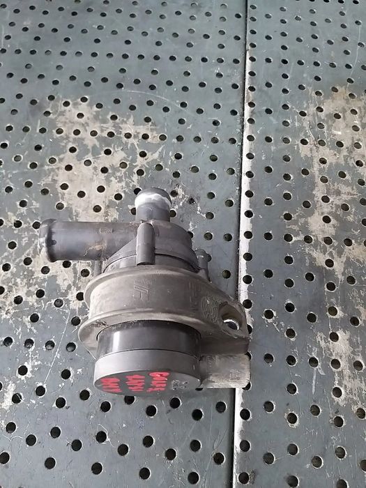Pompa auxiliara apa 1.4 tsi vw golf 5 1k 30950000