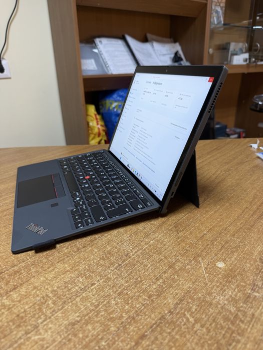 Lenovo ThinkPad X12 Detachable Gen 2