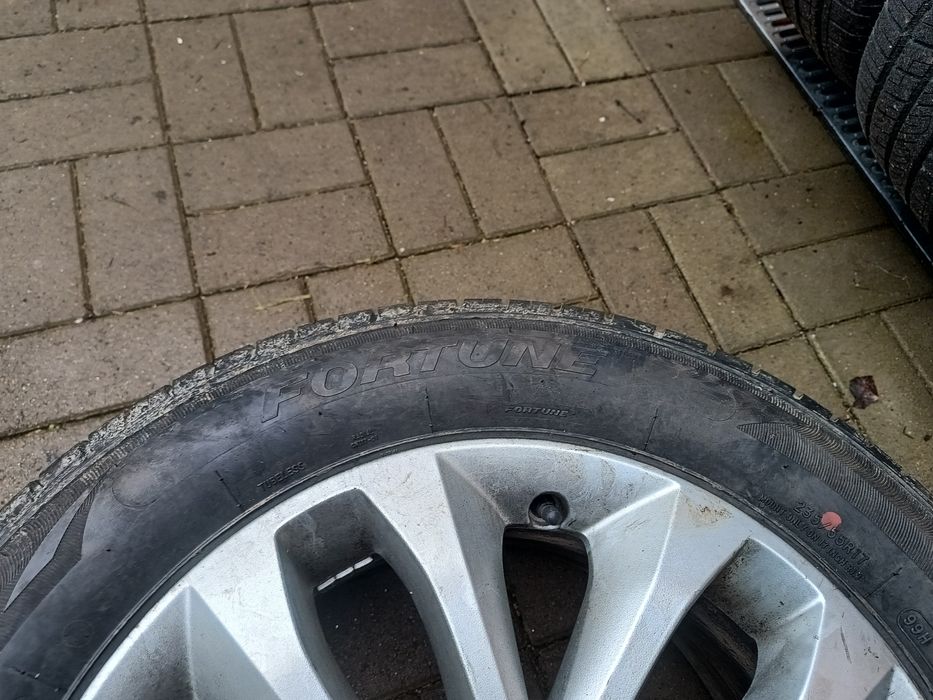 Vând 4 cauciuc de vară cu jante 235/55R17