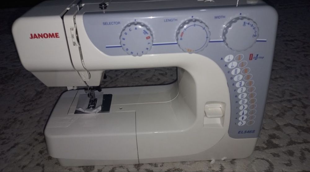 Швейная машинка janome