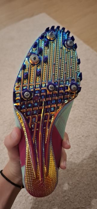 Vând cuie adidas adizero finess model 2023