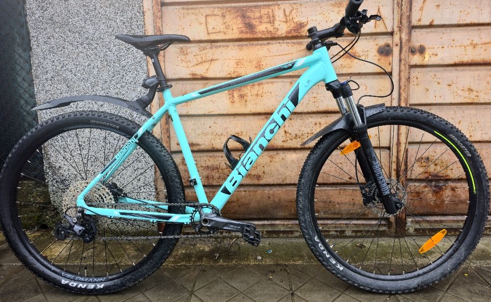 Bianchi Magma 29 XL 1x11 Deore Rockshox,  куха ос Централно, заключваща вилка