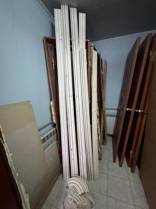 Двери межкомнатные б/у