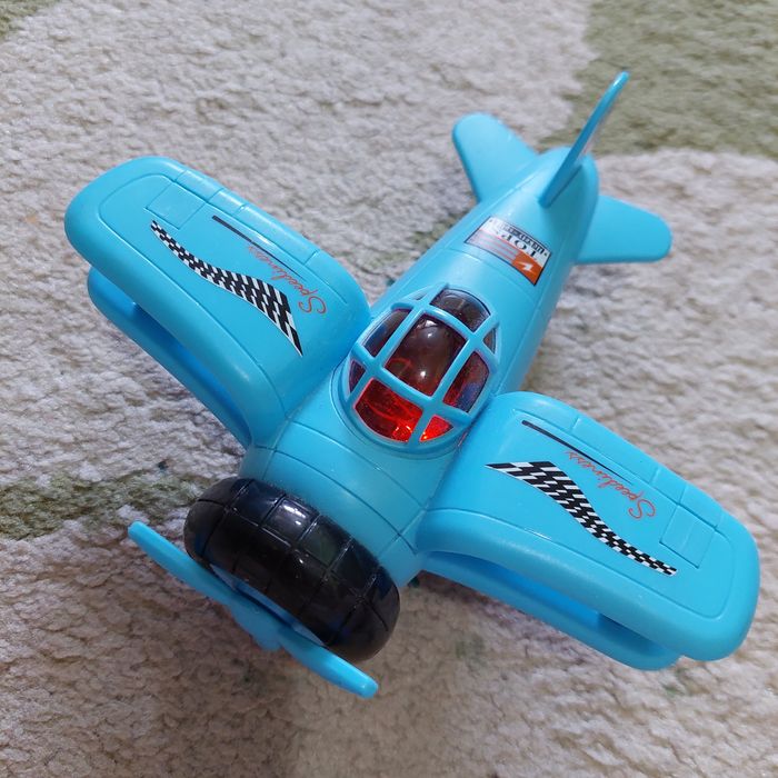 Продам музыкальный вертолёт