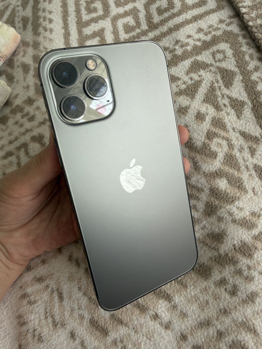 Срочно продам айфон 12 про макс 128 в идеальном состоянии
