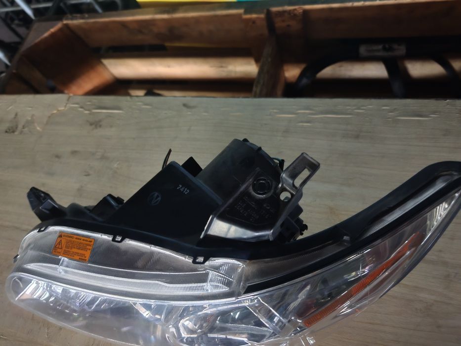 Ляв фар за infinity fx 35 xenon