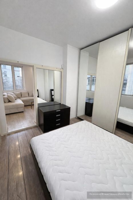 Тристаен апартамент в ж.к. Оборище