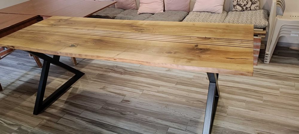 Продавам масивна маса от орех