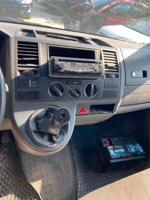 Piese VW TRANSPORTER T5  1.9 din 2005 - axc