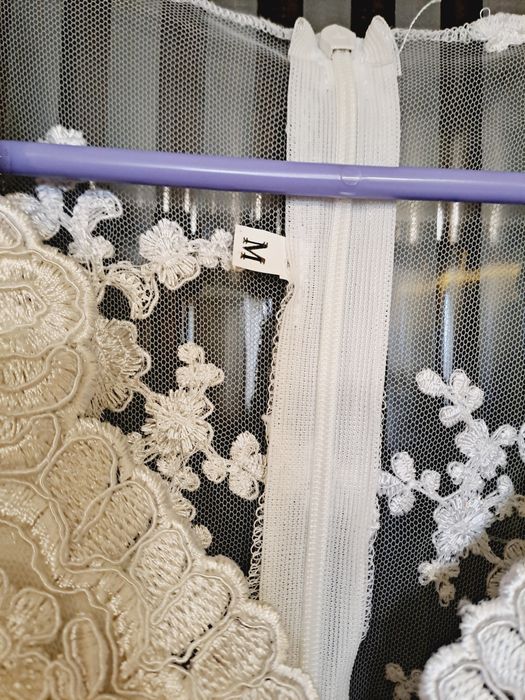 Дълга рокля с дантела