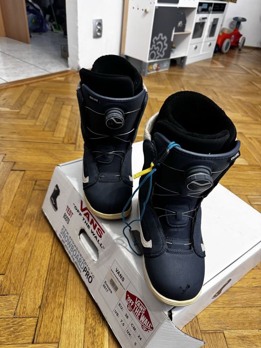 Boots Vans marimea 38 ca noi