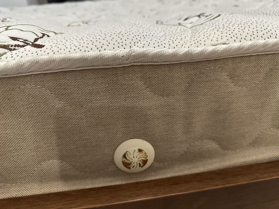 Продам матрас в идельном состоянии