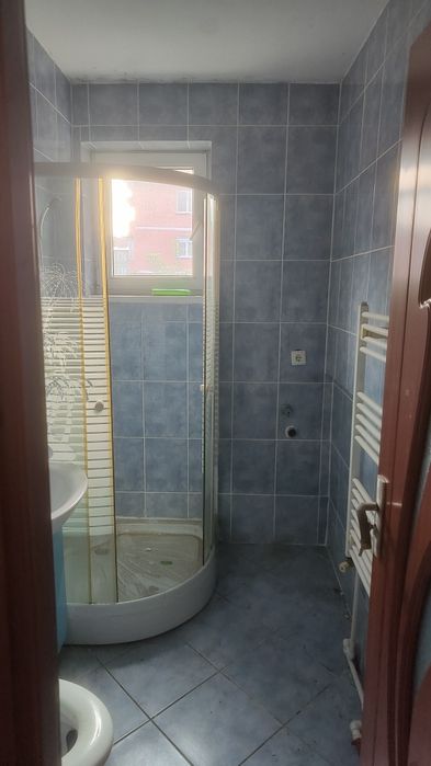 Apartament 3 camere semicomandat