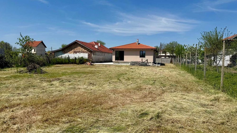 Нова едноетажна къща в с. Еленино | 96 кв.м. | 3 спални | Двор 1000 кв.м