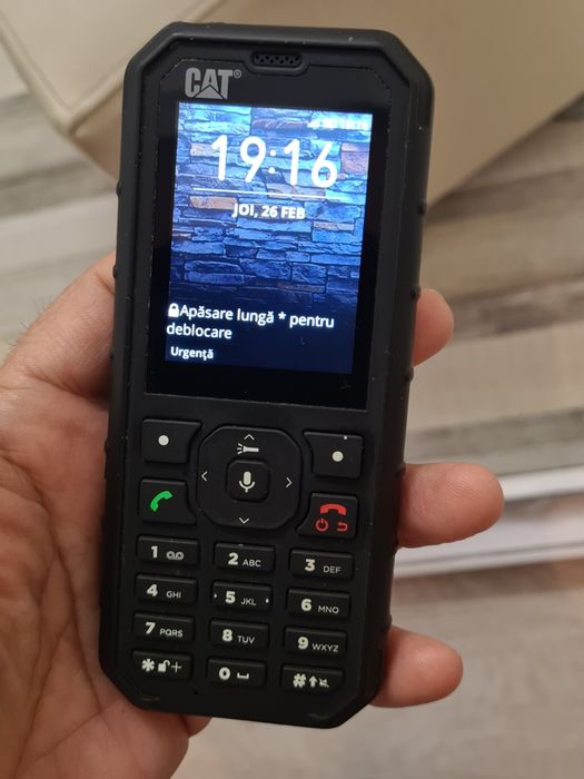 Vînd telefoane cu butoane, Nokia.