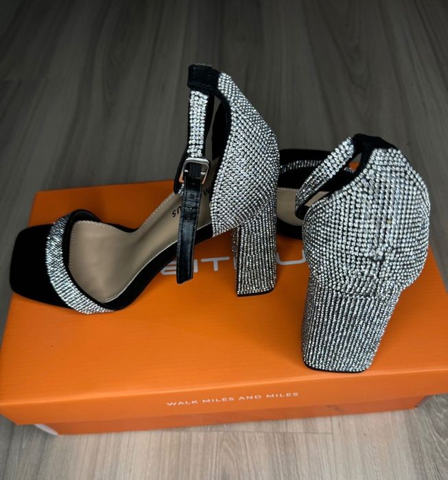 сандали на ток Glamorous