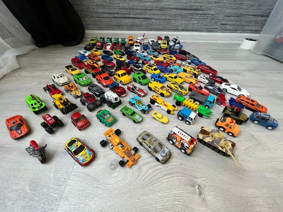 Срочно!!! Машинки детские маленькие