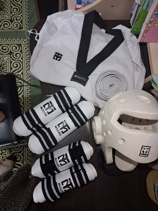 Таеквондо щитки шлем кимоно