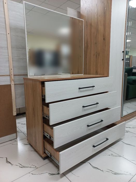 Трюмо хай тек на скидке