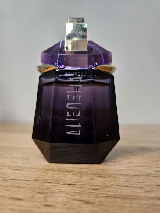 Отливки от дамски парфюми