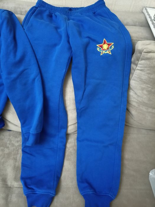 Спортивный костюм