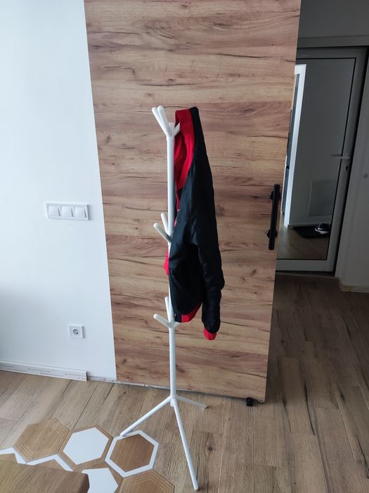 Закачалка за дрехи