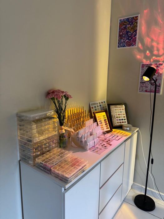 Продам готовый бизнес! Небольшая студия маникюра!