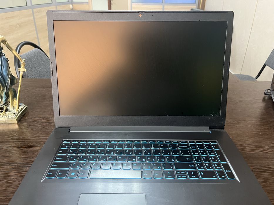 Игровой ноутбук Lenovo