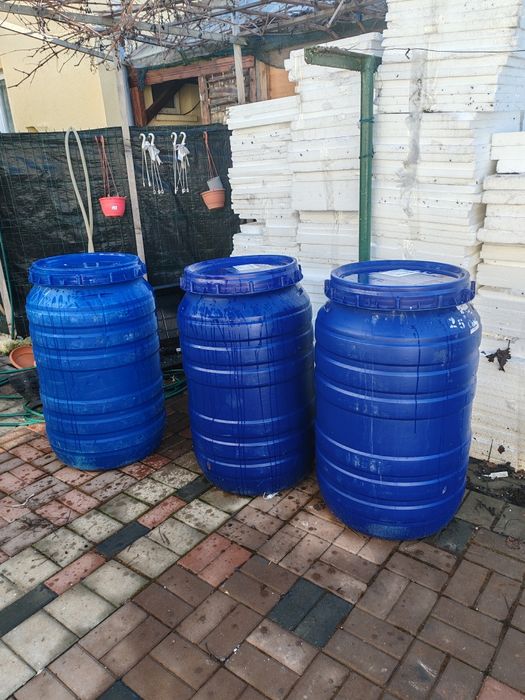 Vând butoie 220 l foarte rezistente