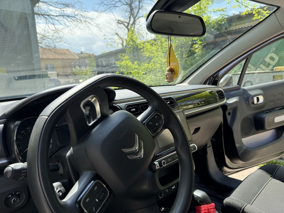 Citroen C3 2018 бензин 1.2 Pure Tech
