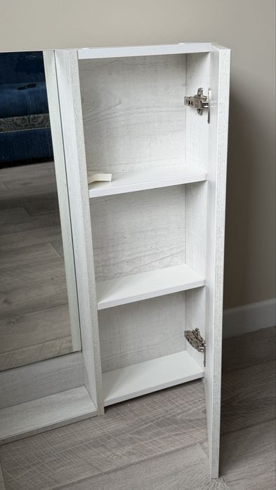 Шкафчик в ванну с полками