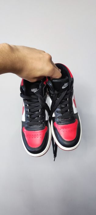 Продам кроссовки Nike