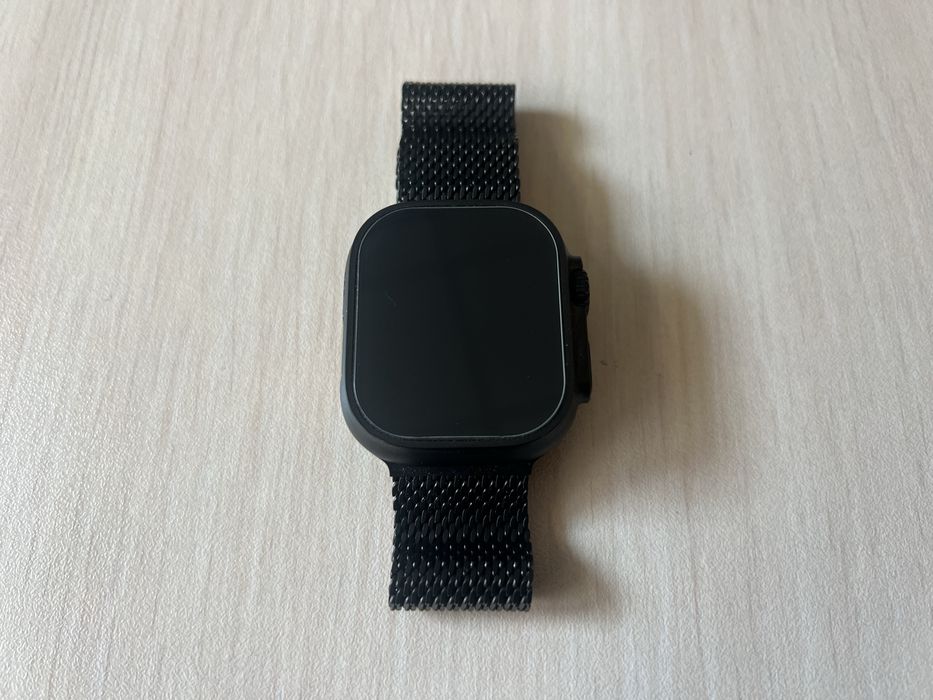 Продавам Apple Watch Ultra 2 Milanese Titanium Loop