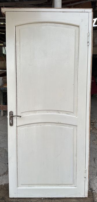 Продам б/у деревянные двери, в хорошем состоянии. В наличии 2 двери.