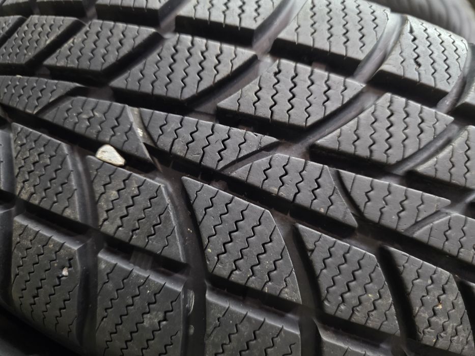 4бр Зимни гуми 205 70 15 - Hankook