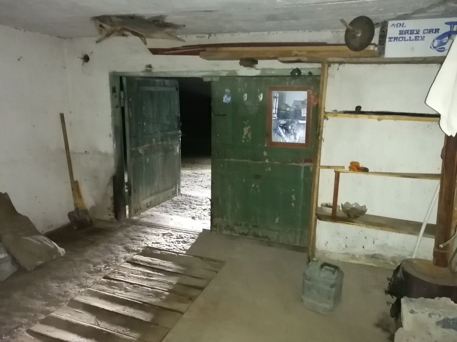 Продам гараж 5 мкр.