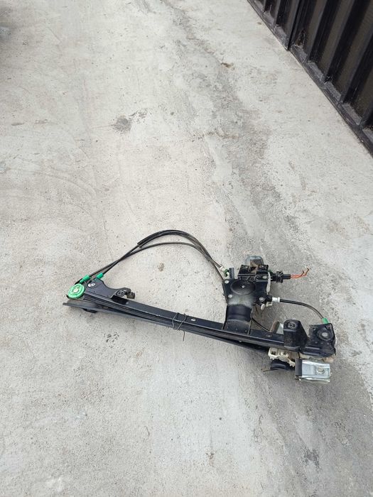 vând macara geam land rover