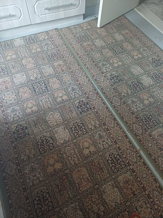 Продам ковровую дорожку.